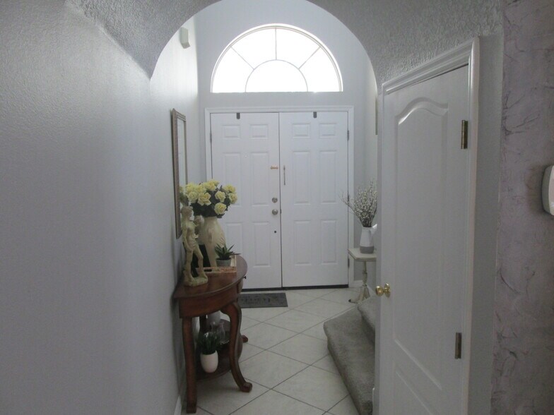 Building Photo - 2675 Dover Glen Cir
