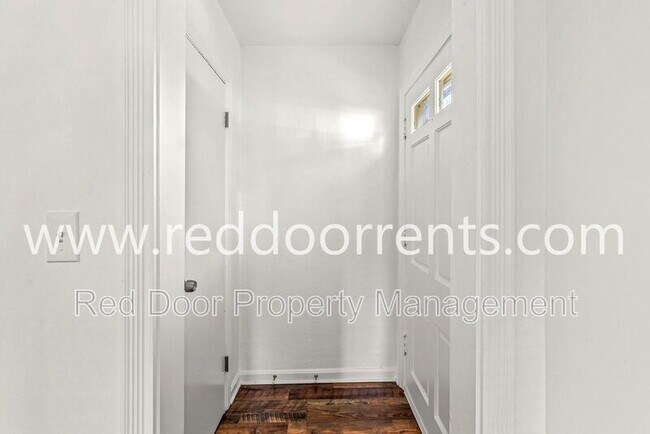Building Photo - 957 Woodhill Dr