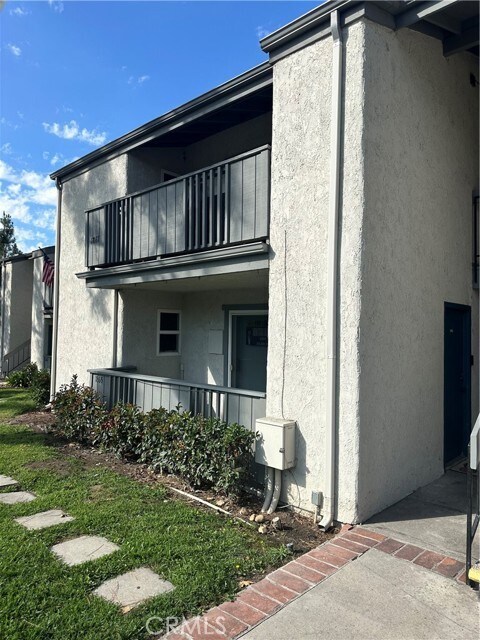 Building Photo - 1865 N Brea Blvd