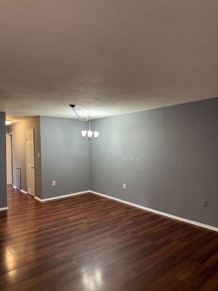 Building Photo - 11318 Cherry Hill Rd