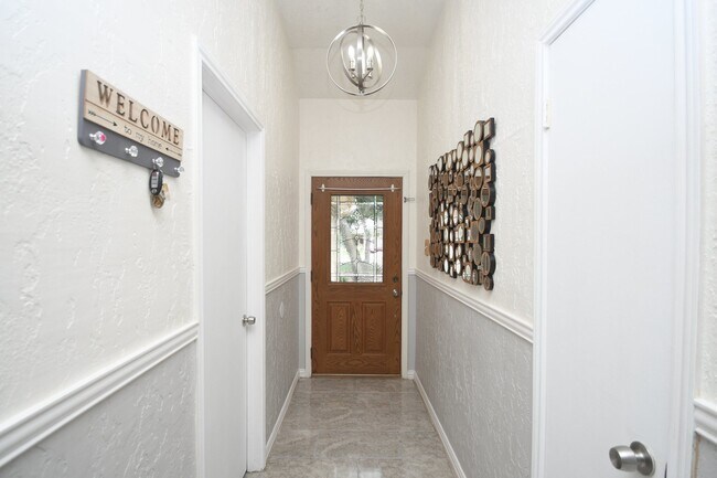 Building Photo - 7514 Split Oak Ct