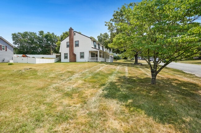 Building Photo - A 4 BEDROOM 2.5 BATH DREAM COME TRUE IN POINTER RIDGE AT COLLINGTON!