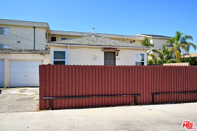 Building Photo - 4430 W 134th St