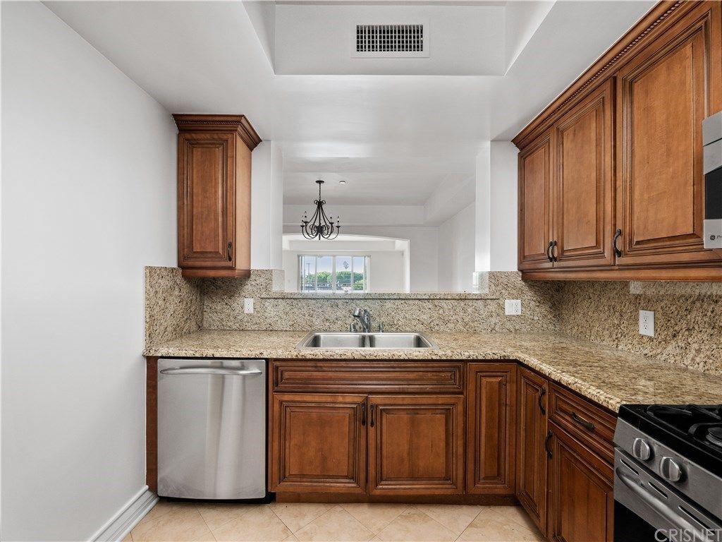 Building Photo - 1530 S Centinela Ave