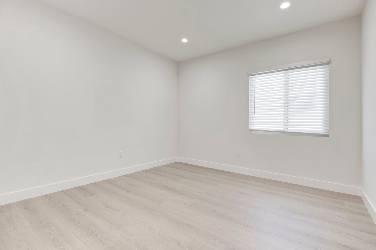 Building Photo - 13327 Strathern St