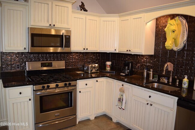 Building Photo - 245 Blue Valley Rd