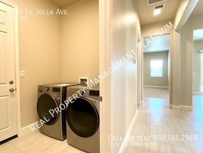 Building Photo - 3635 La Jolla Ave