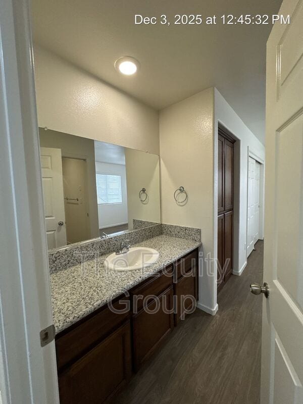 Building Photo - 2133 W Lark Ave