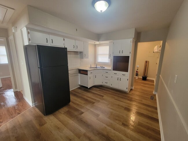 Building Photo - 1969 Fair Oaks Dr