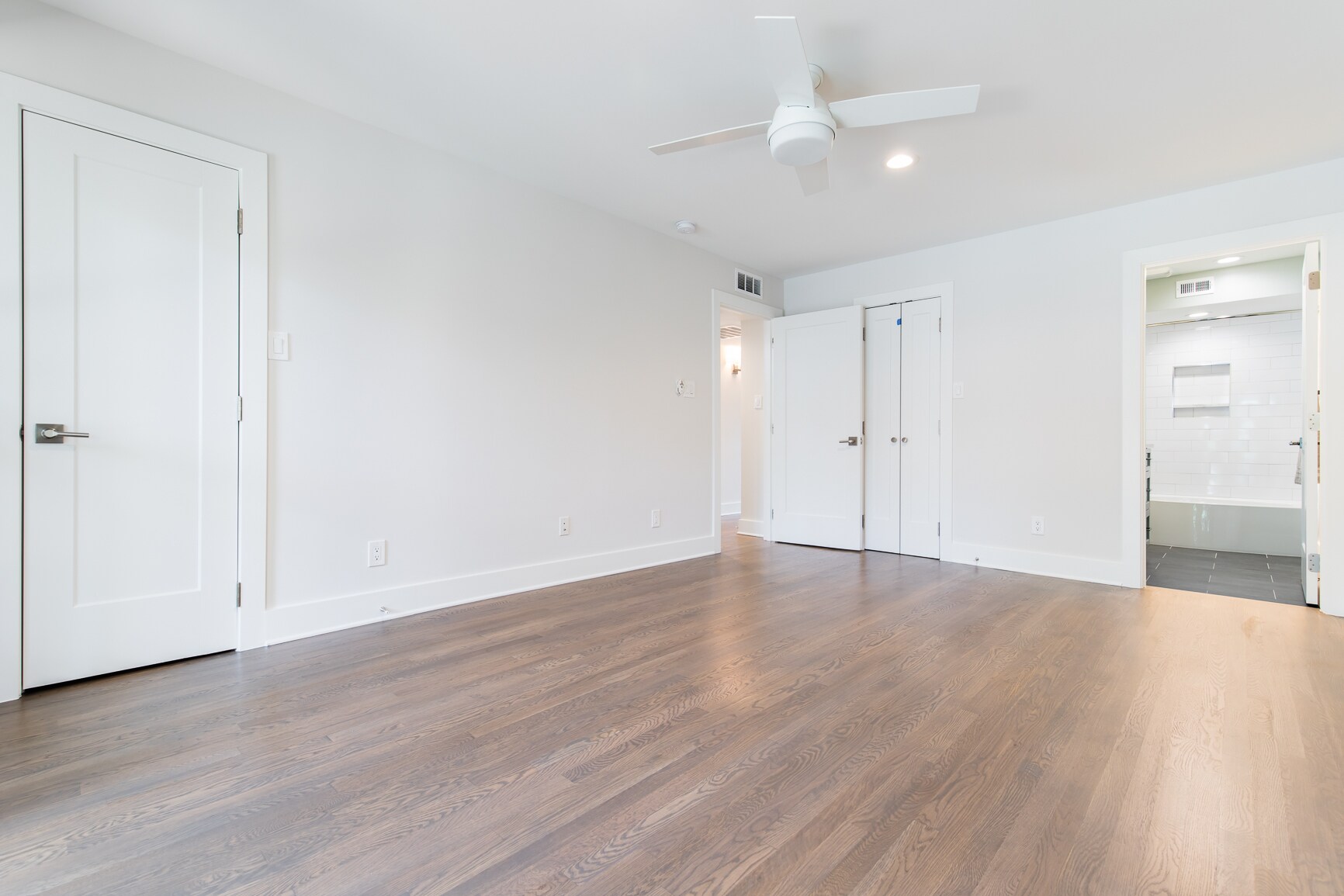 Building Photo - 10715 Park Village Pl