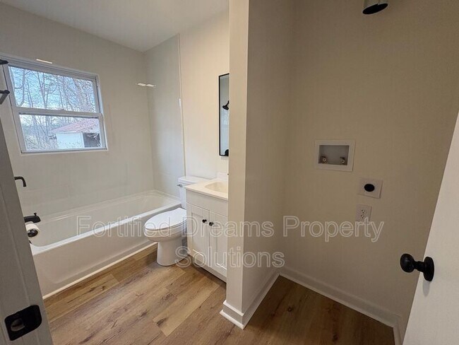 Building Photo - 431 Peeden Dr