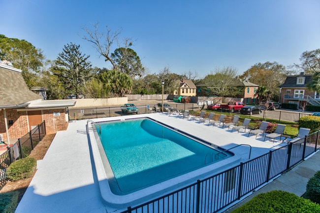 Building Photo - Midtown Place Apartments