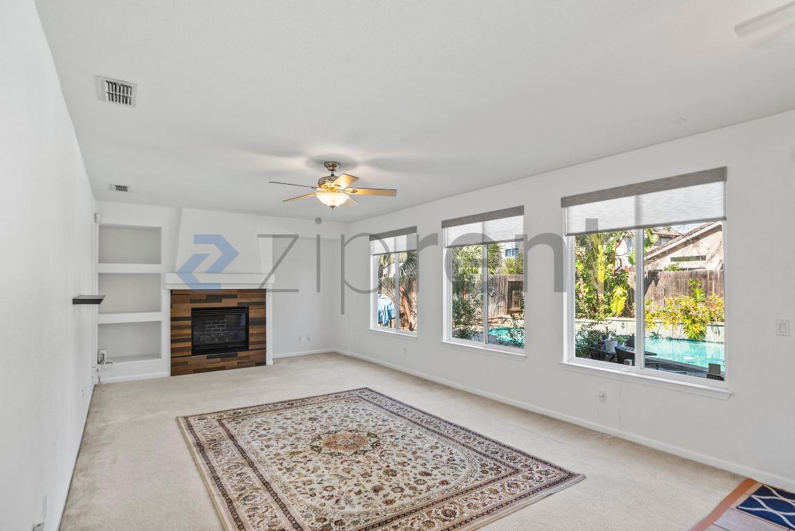 Building Photo - 2433 Pearlite Way