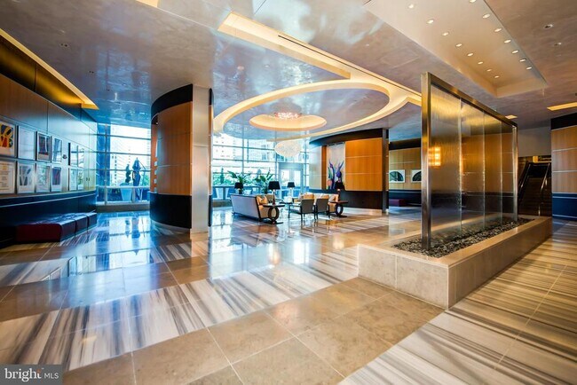 Building Photo - 1881 N Nash St