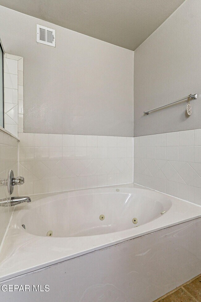 Building Photo - 409 Desert Chicory St