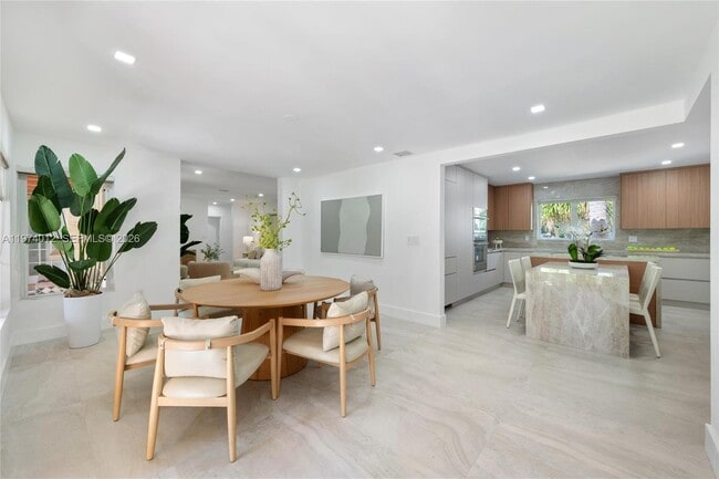 Building Photo - 5211 Granada Blvd