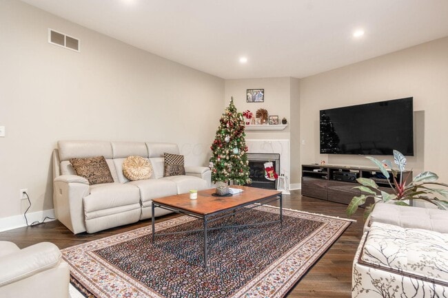 Building Photo - 4602 Sandwich Ct