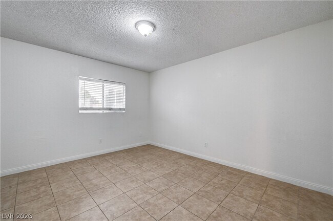 Building Photo - 1832 Goldfield St
