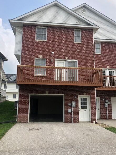 Building Photo - 1718 W Sunstone Dr
