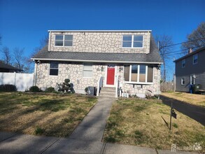 Building Photo - 59 Thorpe Ave