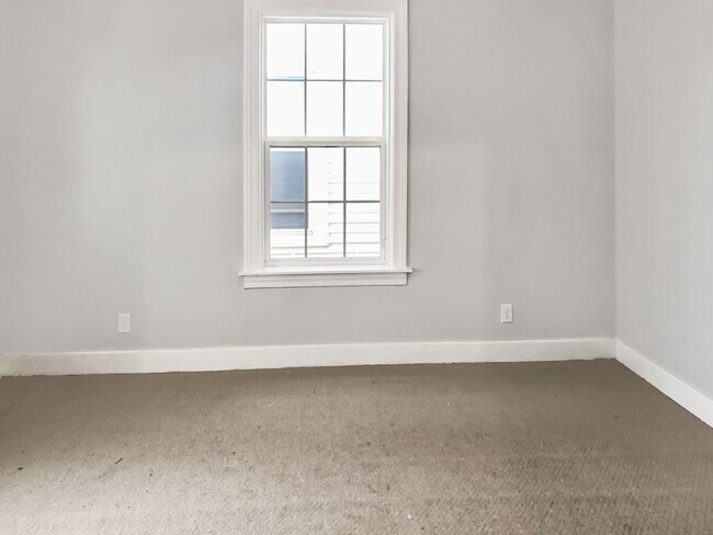 Building Photo - 1021 S 8th