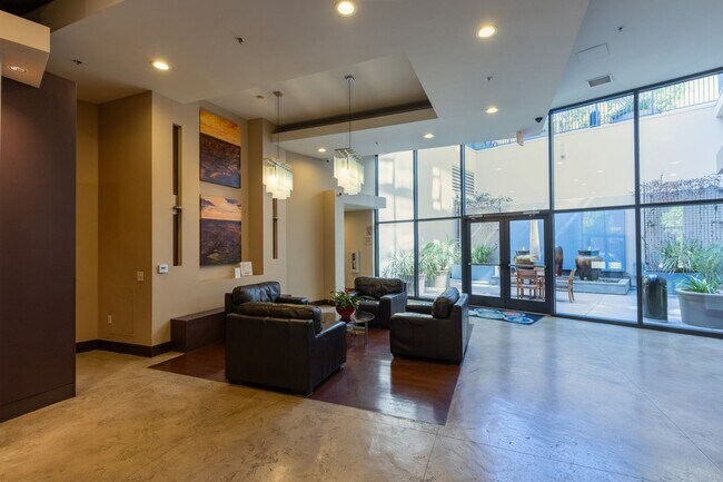 Building Photo - 530 K St