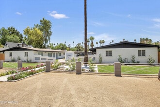 Building Photo - 35 W Medlock Dr