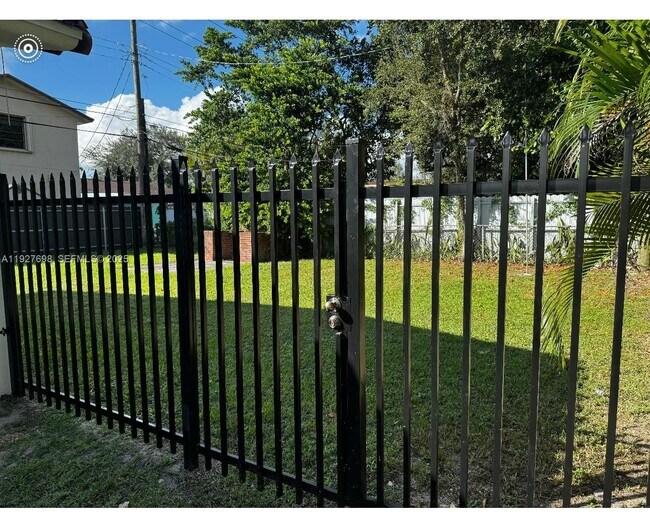 Building Photo - 7071 SW 4th St