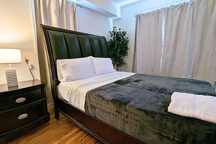 Building Photo - 108 Gotthart St