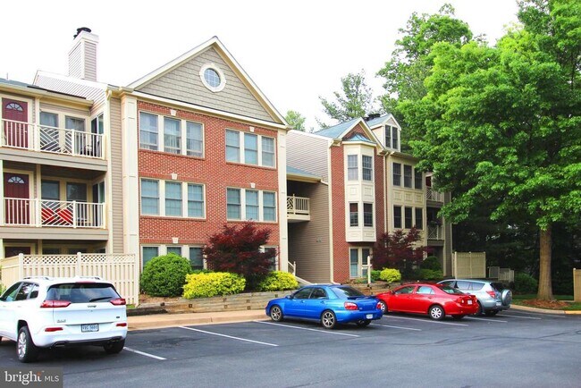 Building Photo - 3801 Ridge Knoll Ct