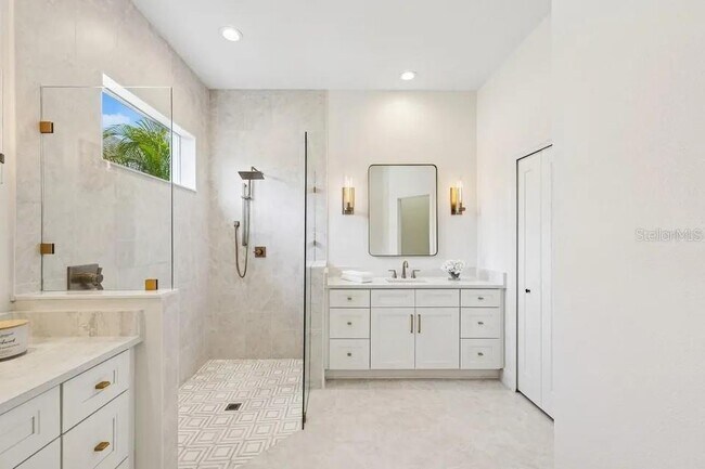 Building Photo - 7346 Edenmore St