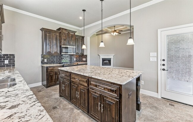 Building Photo - 16433 Stillhouse Hollow Ct