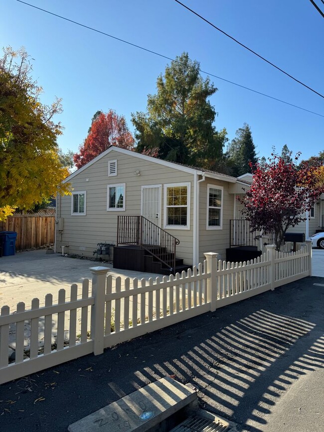 Primary Photo - 173 Saranap Ave