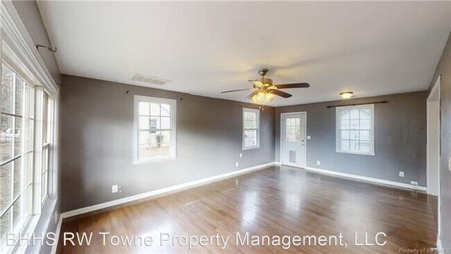 Building Photo - 3 br, 1 bath House - 4 Monument Drive