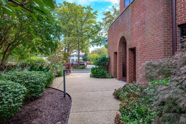 Building Photo - 100 Severn Ave