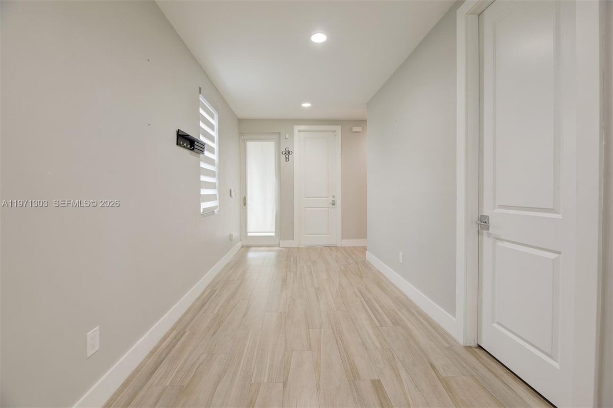 Building Photo - 619 SW 17th St