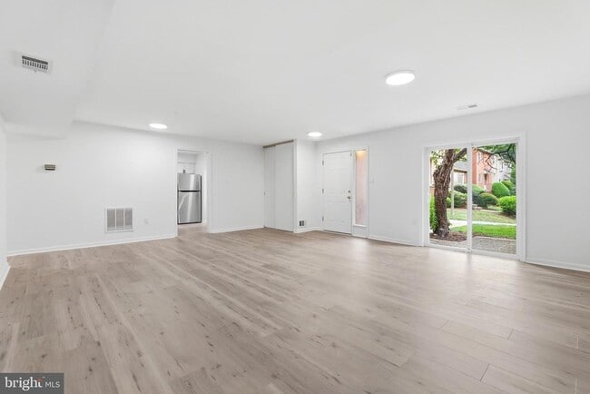 Building Photo - 4533 Logsdon Dr