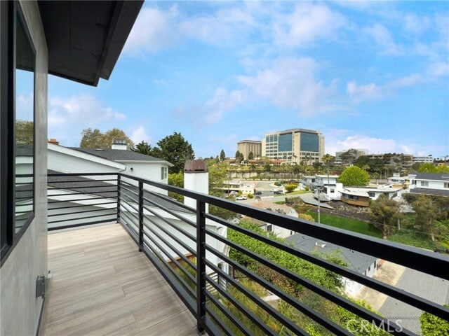 Building Photo - 305 La Jolla Dr
