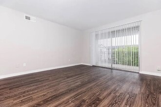 Building Photo - 4400 Memorial Dr