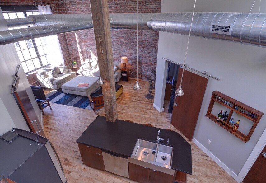 Building Photo - Cooperage 214