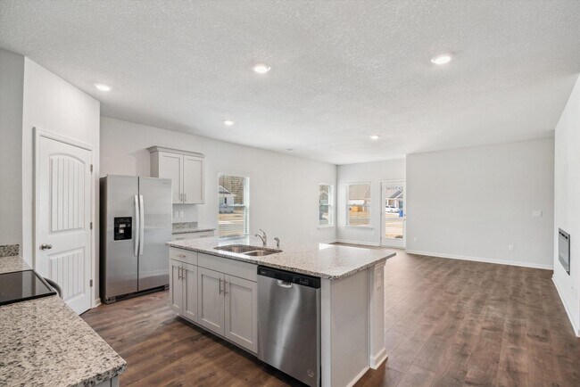 Building Photo - 85 Kipling Dr