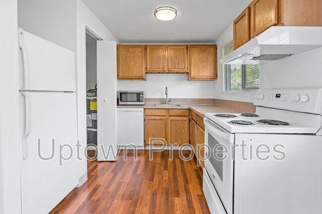 Building Photo - 13000 NW Cornell Rd