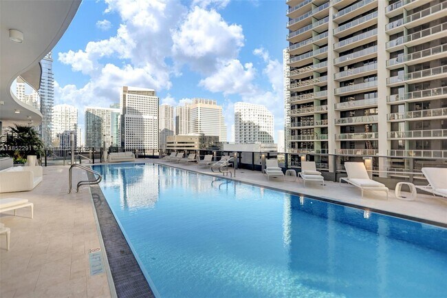 Building Photo - 1000 Brickell Plaza