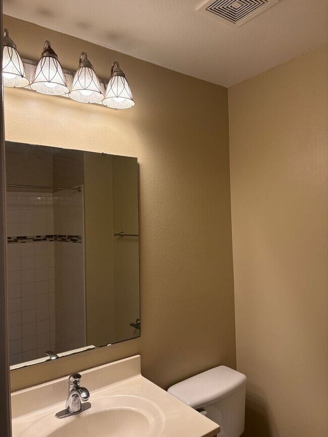 Building Photo - Single Family Home in Poinciana