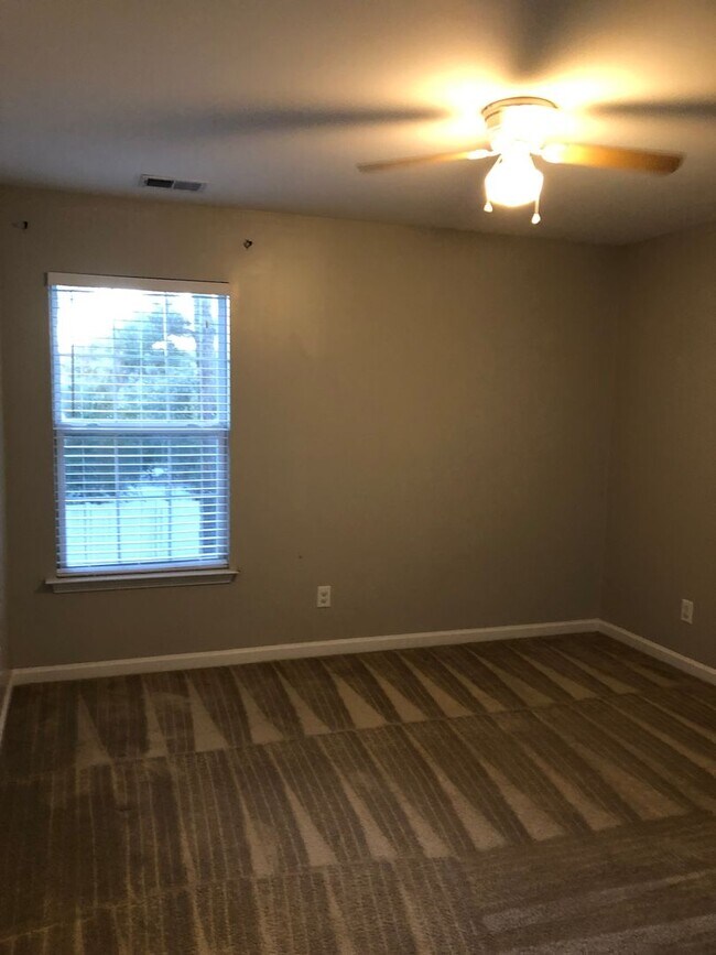 Building Photo - 93 Coopers Ln