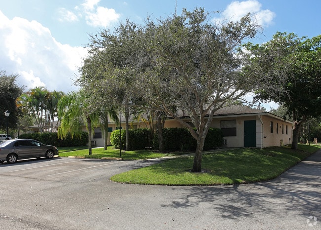 Building Photo - Woodfield Apartments