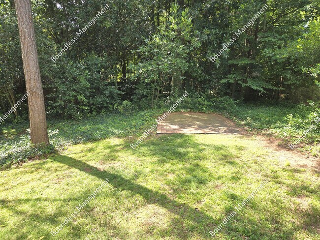 Building Photo - 2233 Leafmore Dr