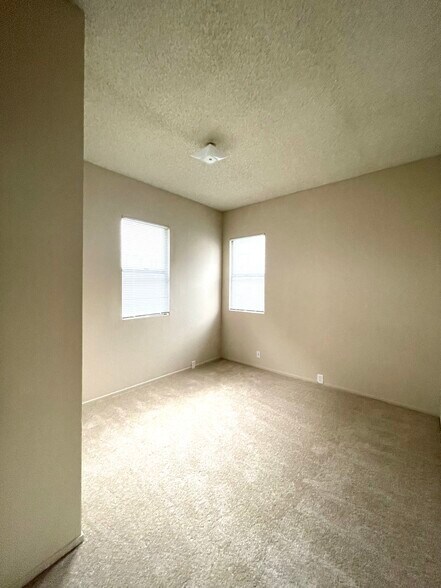 Building Photo - 388 5th St