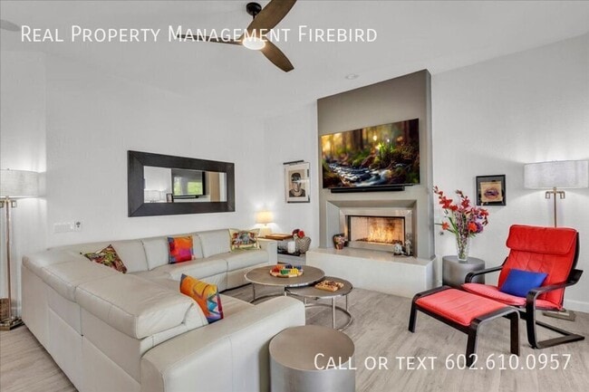 Building Photo - 4921 S Vista Pl