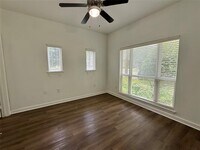Building Photo - 6740 Windhaven Pkwy